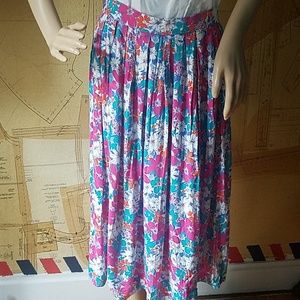 VTG Floral Pleated Skirt